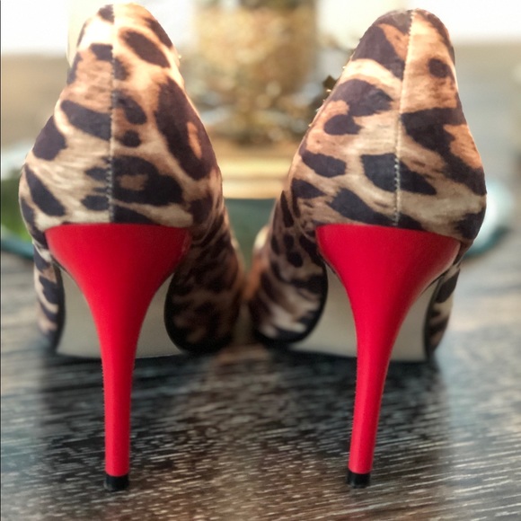 XOXO Filomena Leopard Print Heels - Picture 3 of 8